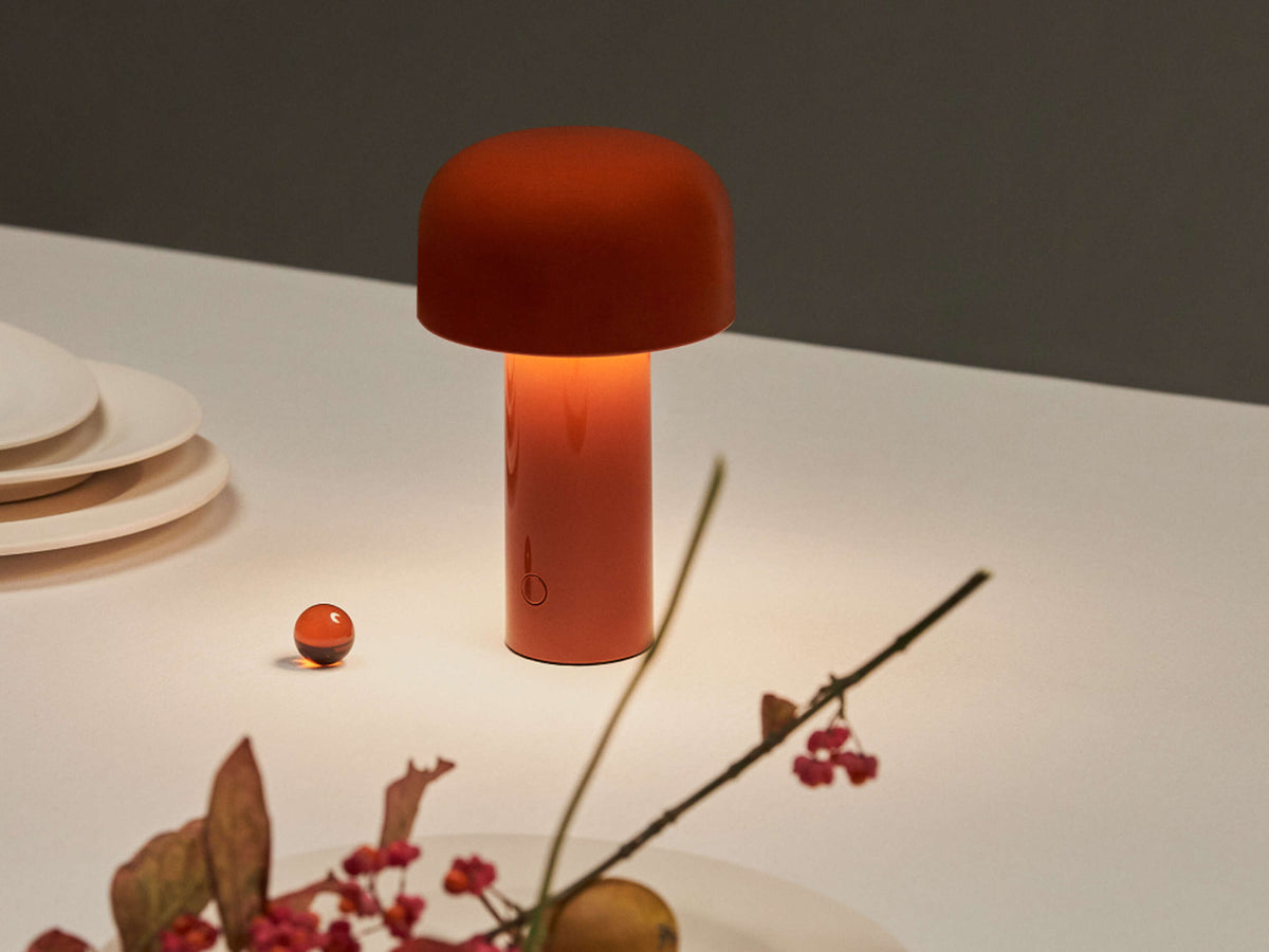 BELLHOP TABLE Lámpara de mesa portátil